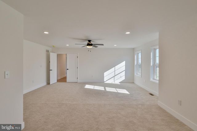 883 EMERALD VALLEY LN, Bangor, PA 18013