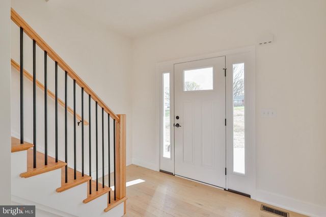 883 EMERALD VALLEY LN, Bangor, PA 18013