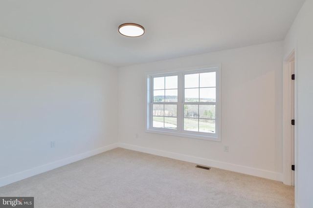 883 EMERALD VALLEY LN, Bangor, PA 18013