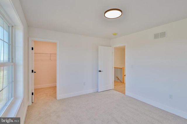 883 EMERALD VALLEY LN, Bangor, PA 18013