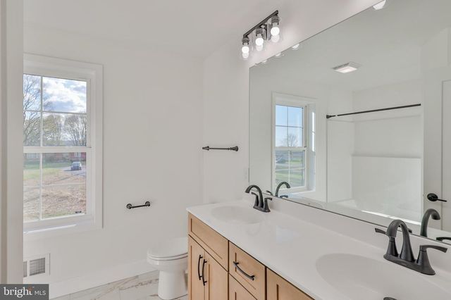 883 EMERALD VALLEY LN, Bangor, PA 18013