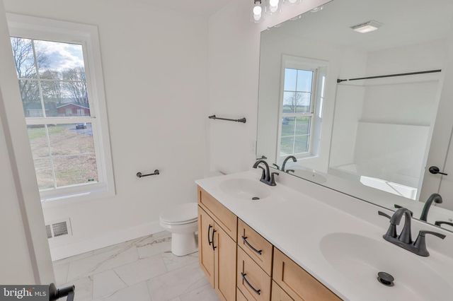 883 EMERALD VALLEY LN, Bangor, PA 18013