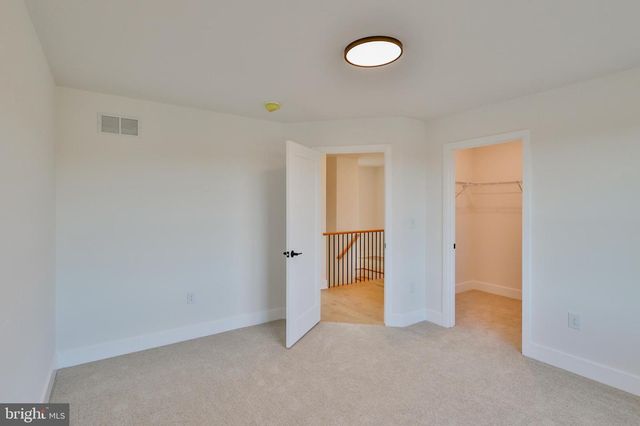 883 EMERALD VALLEY LN, Bangor, PA 18013