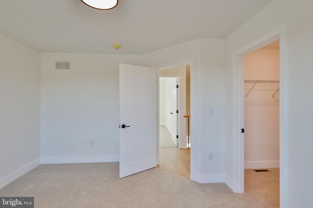 883 EMERALD VALLEY LN, Bangor, PA 18013