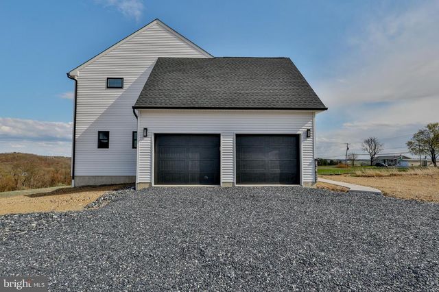 883 EMERALD VALLEY LN, Bangor, PA 18013