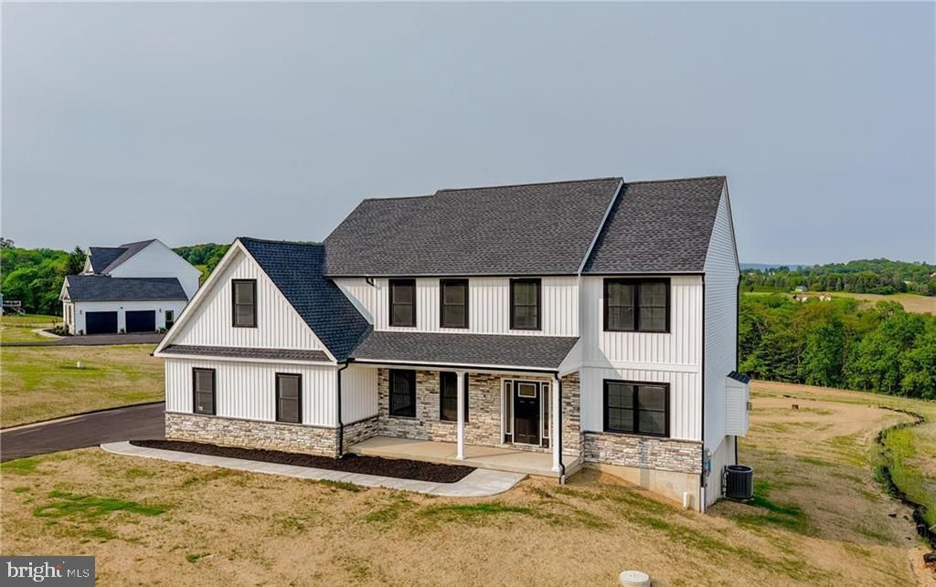 883 EMERALD VALLEY LN, Bangor, PA 18013