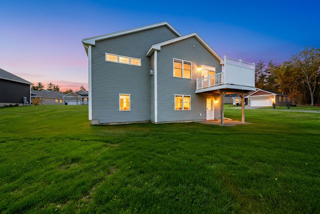 50 Blackstone Drive, Raymond, NH 03077