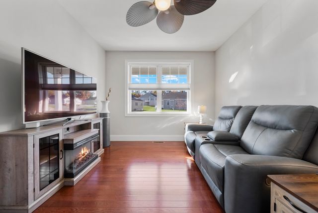 50 Blackstone Drive, Raymond, NH 03077