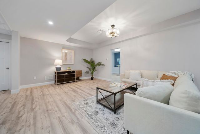 50 Blackstone Drive, Raymond, NH 03077