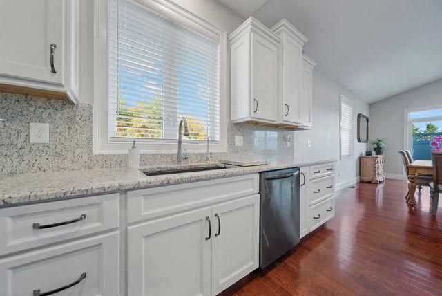 50 Blackstone Drive, Raymond, NH 03077