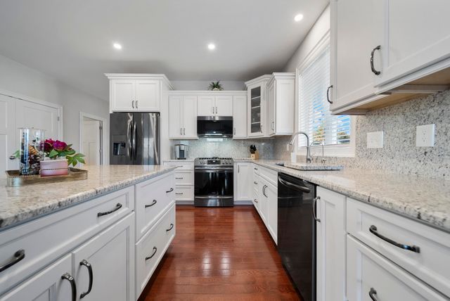 50 Blackstone Drive, Raymond, NH 03077