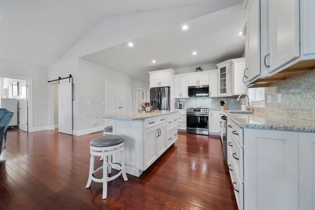 50 Blackstone Drive, Raymond, NH 03077