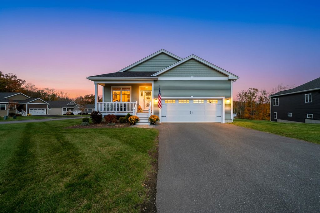 50 Blackstone Drive, Raymond, NH 03077