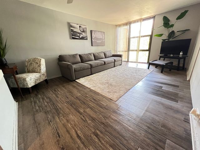 3021 S Michigan Avenue 304, Chicago, IL 60616