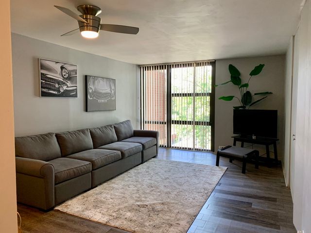 3021 S Michigan Avenue 304, Chicago, IL 60616