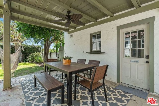 2130 Las Lunas Street, Pasadena, CA 91107