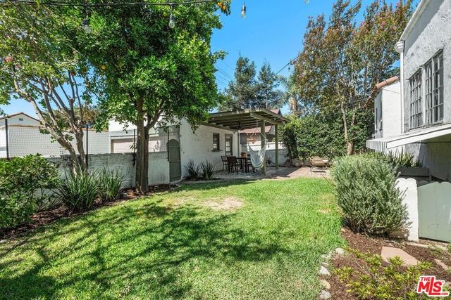 2130 Las Lunas Street, Pasadena, CA 91107