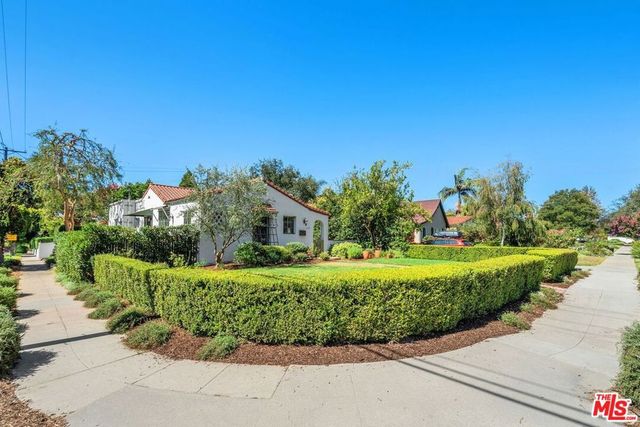 2130 Las Lunas Street, Pasadena, CA 91107