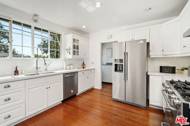 2130 Las Lunas Street, Pasadena, CA 91107