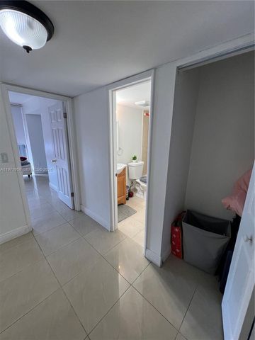 9240 Fontainebleau Blvd 207, Miami, FL 33172