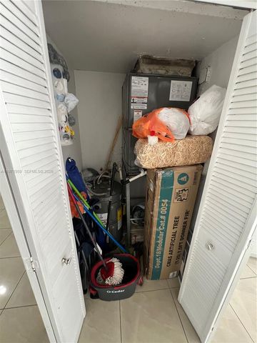 9240 Fontainebleau Blvd 207, Miami, FL 33172