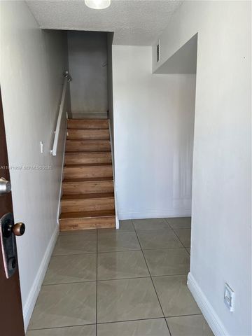 9240 Fontainebleau Blvd 207, Miami, FL 33172