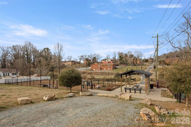 342 N Cleghorn Street, Rutherfordton, NC 28139