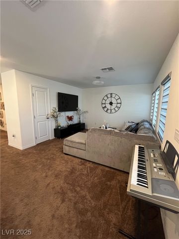 645 Soaring Wings Avenue, Las Vegas, NV 89183