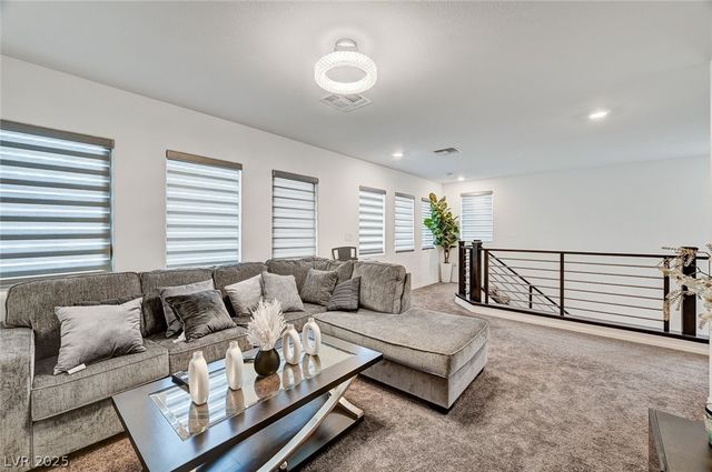 645 Soaring Wings Avenue, Las Vegas, NV 89183