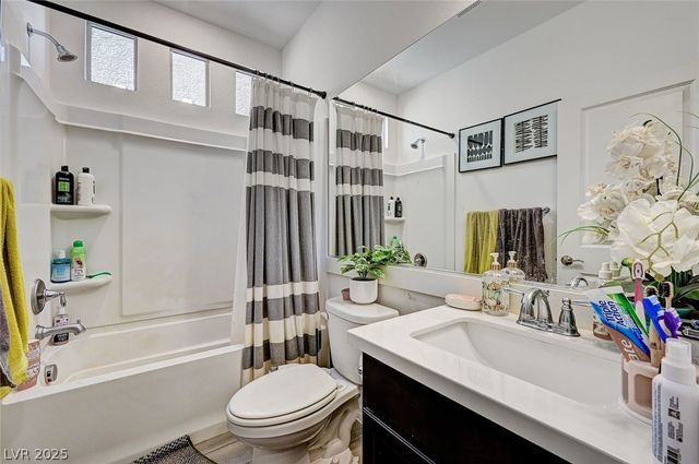 645 Soaring Wings Avenue, Las Vegas, NV 89183