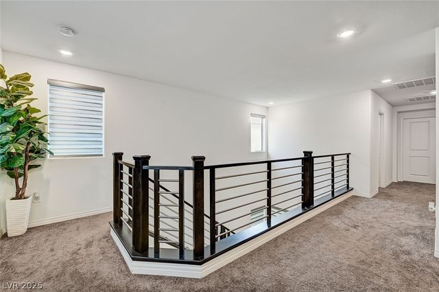 645 Soaring Wings Avenue, Las Vegas, NV 89183