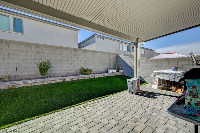 645 Soaring Wings Avenue, Las Vegas, NV 89183