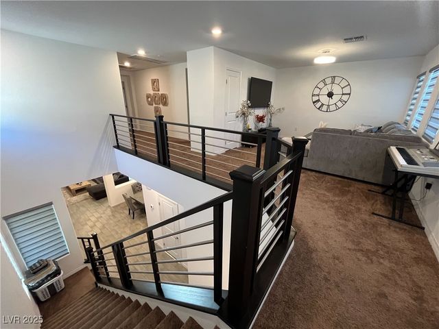 645 Soaring Wings Avenue, Las Vegas, NV 89183