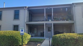 1800 Fayette Walk E, Hoffman Estates, IL 60169