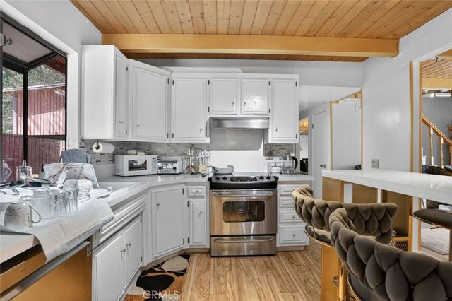1405 Zion Way, Pine Mountain Club, CA 93222
