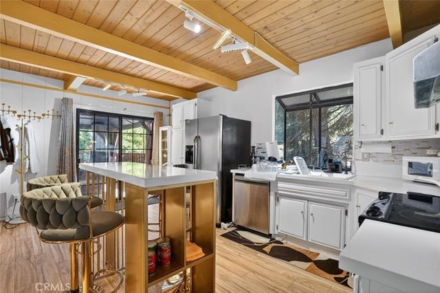 1405 Zion Way, Pine Mountain Club, CA 93222