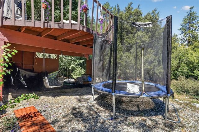 1405 Zion Way, Pine Mountain Club, CA 93222