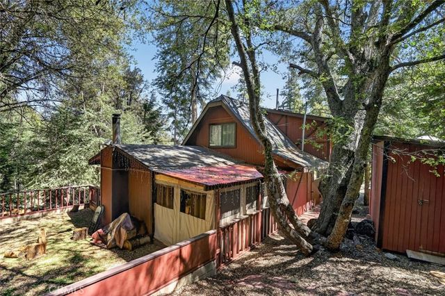 1405 Zion Way, Pine Mountain Club, CA 93222