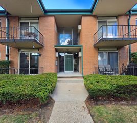 1968 Axtell Drive 1, City Of Troy, MI 48084