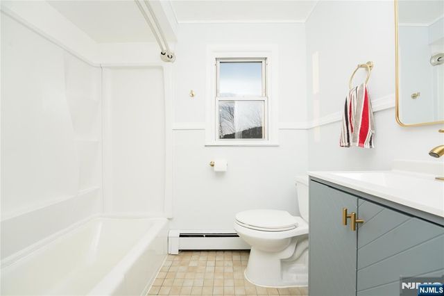 142 Maple 2, Woodland Park, NJ 07424