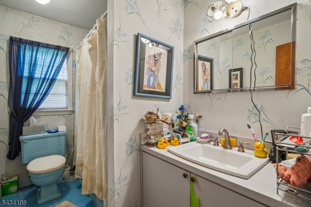 22 Marlton Dr, Wayne Twp., NJ 07470