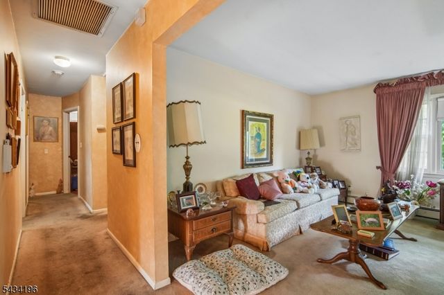 22 Marlton Dr, Wayne Twp., NJ 07470