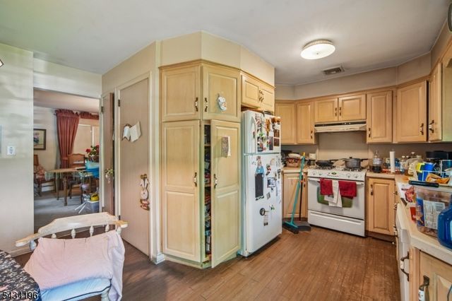 22 Marlton Dr, Wayne Twp., NJ 07470