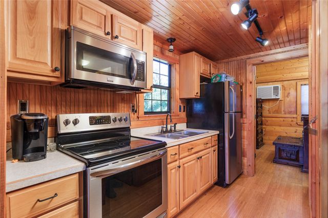 1221 County Road 3115, Bonham, TX 75418