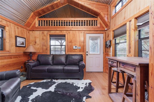 1221 County Road 3115, Bonham, TX 75418