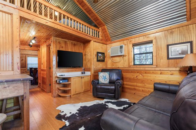 1221 County Road 3115, Bonham, TX 75418