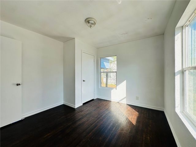 932 S 16th St, Kingsville, TX 78363