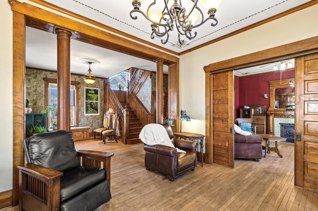 930 3rd Avenue, Eau Claire, WI 54703