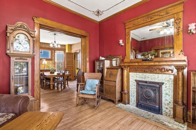 930 3rd Avenue, Eau Claire, WI 54703