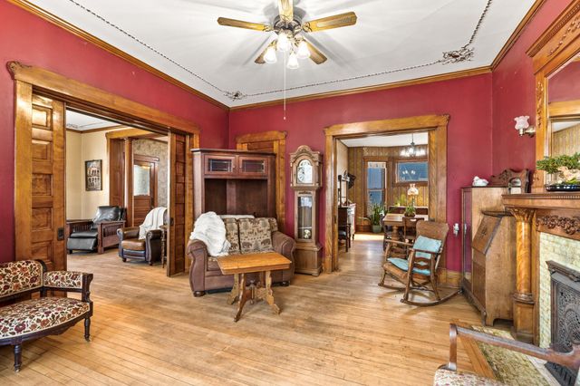 930 3rd Avenue, Eau Claire, WI 54703